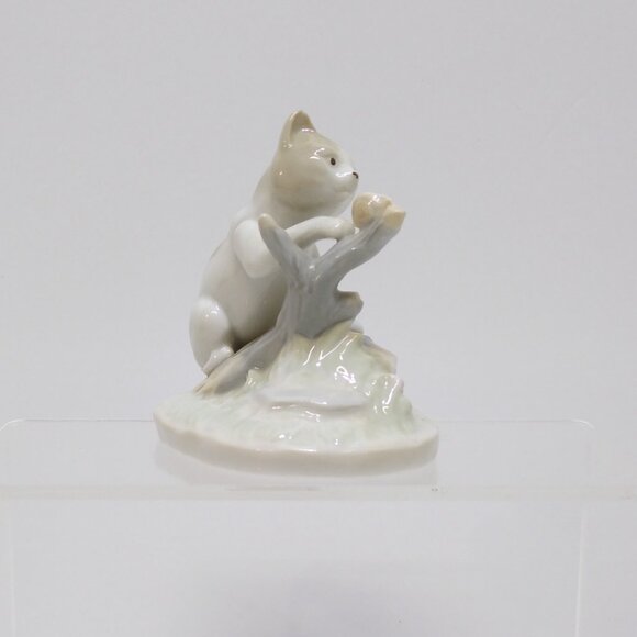 Porcelain Cat Climbing Tree Figurine 1970s Vintage RARE Hard To Find Collectible - Picture 4 of 6